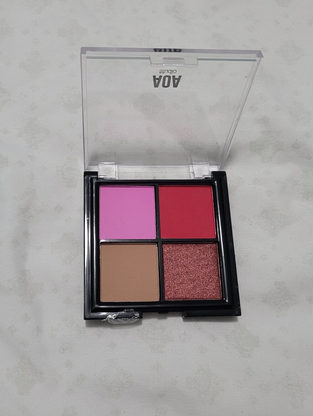 Aa Studio 4-Color Eyeshadow Palette - Rose Shimmer, Tan, Red, Bright Pink
